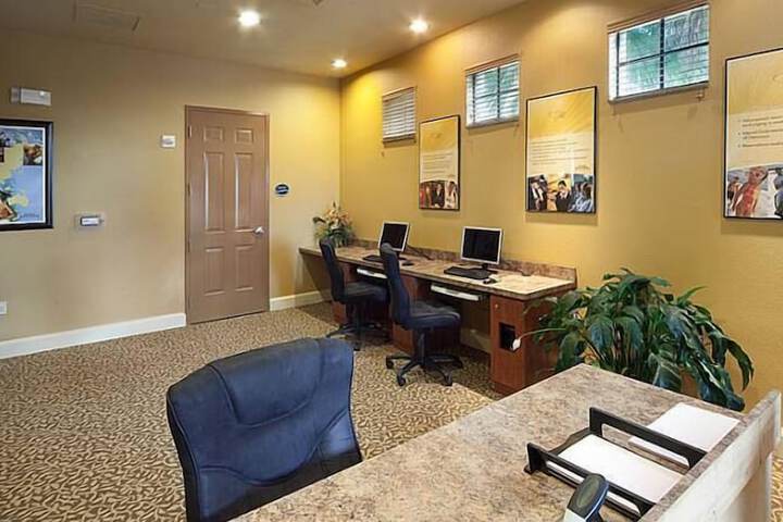 Business Center 71 of 72