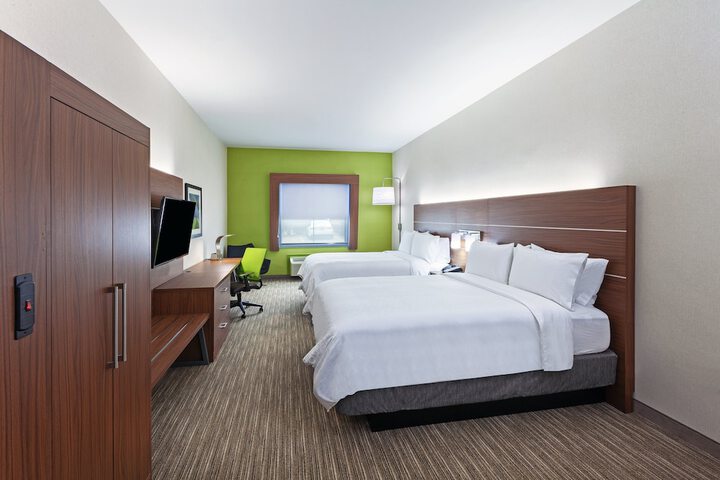 Room 12 of 32