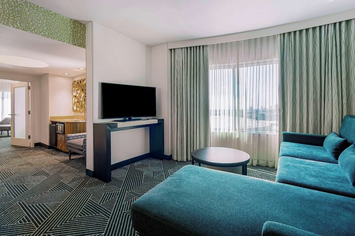 Room 32 of 73