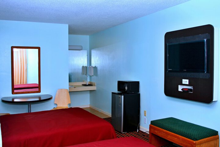Relax Inn Motel