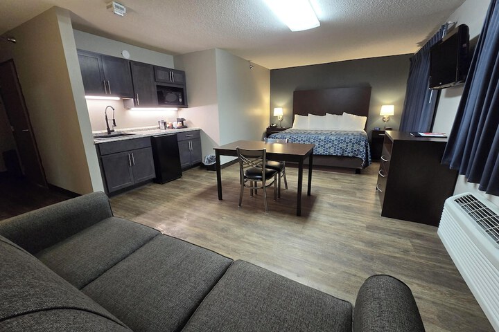 Room 16 of 32