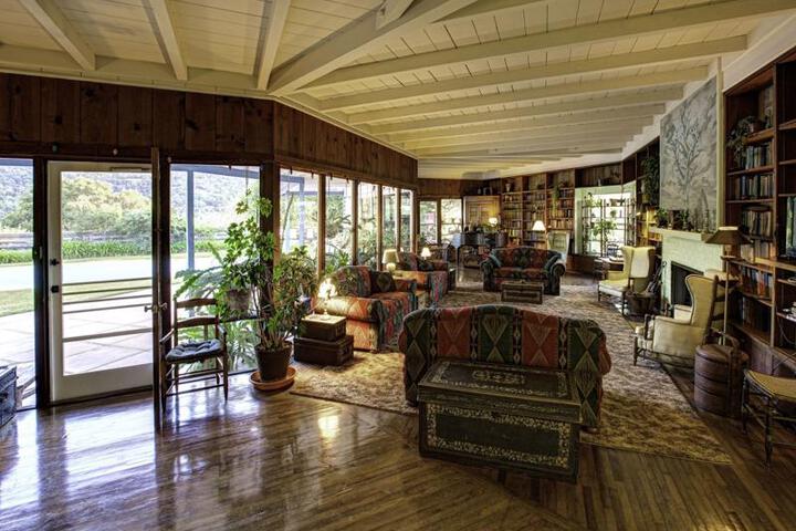BLUE SKY LODGE