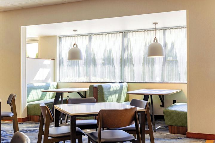 Fairfield Inn & Suites Springfield Northampton / Amherst