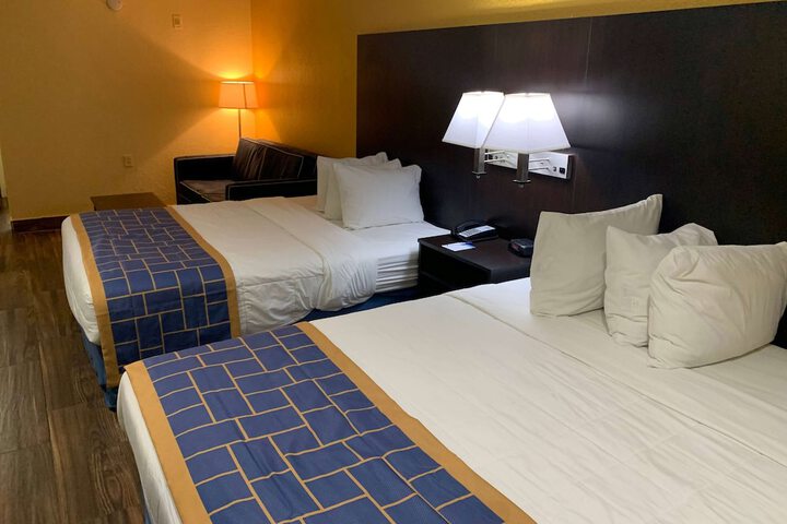 Room 70 of 95
