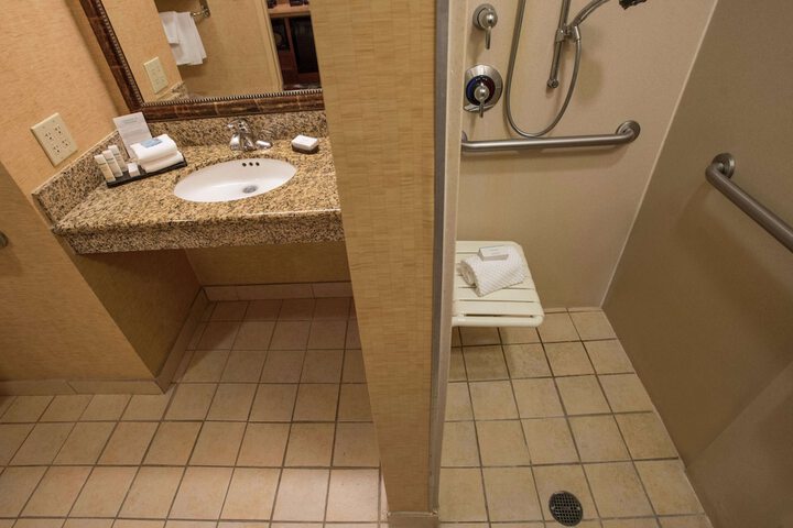 Room 42 of 104