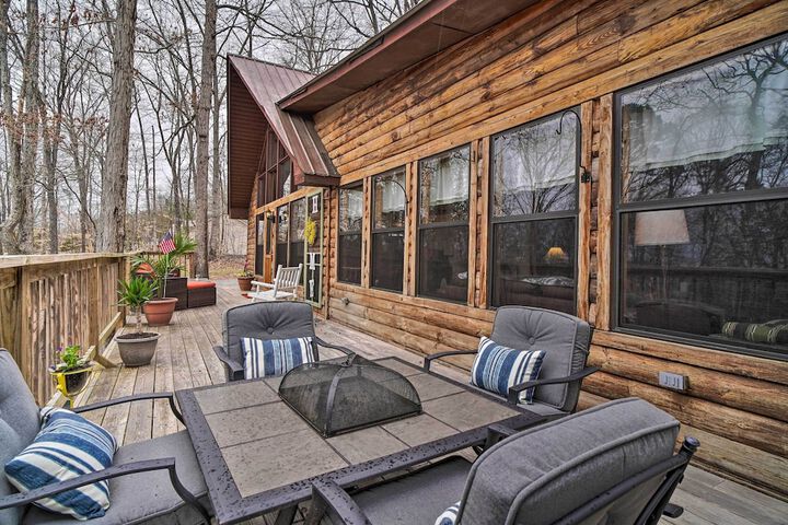 Douglas Lake Cabin w / Mountain-view Deck & Grill