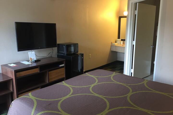 Room 13 of 30