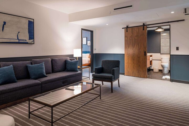 Room 19 of 90