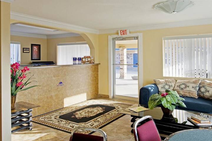 Hotel Interior 4 of 10