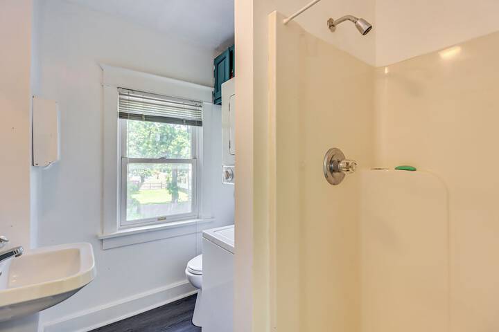 Walkable Abode in Stroudsburgs Business District!