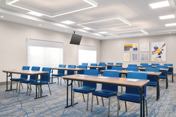 Holiday Inn Express & Suites DFW Airport Southwest - Euless