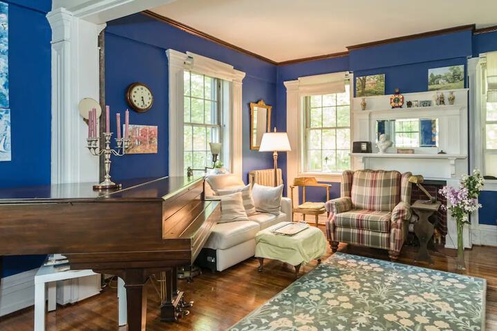 Higganum House B & B