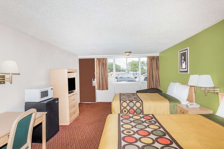 Room 14 of 19