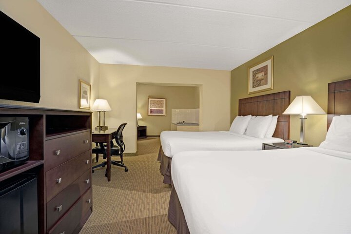 Room 12 of 14