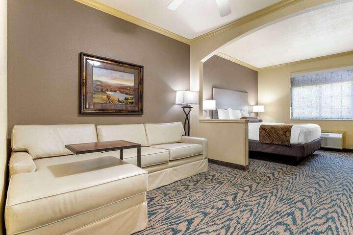 Room 22 of 35
