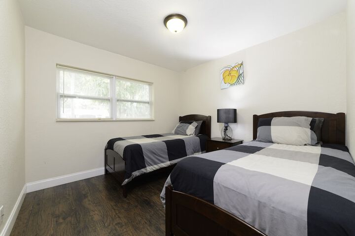 Room 14 of 32