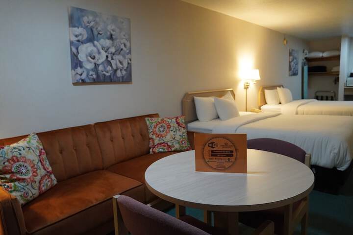 Timberland Inn & Suites