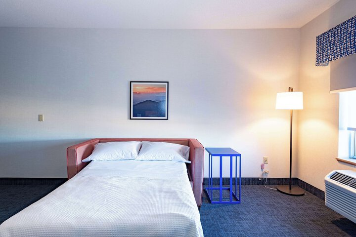 Room 72 of 116