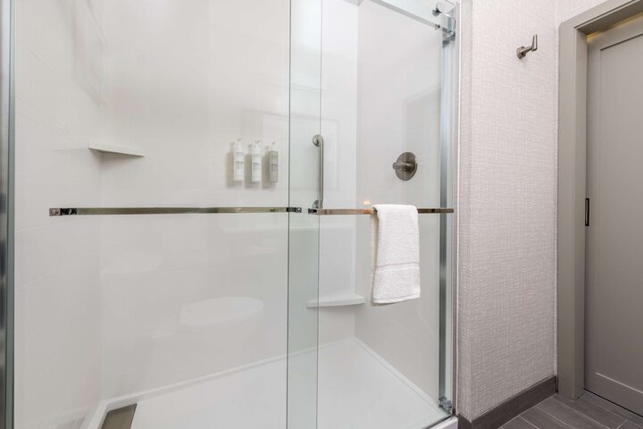 Hampton Inn & Suites Huntington Downtown