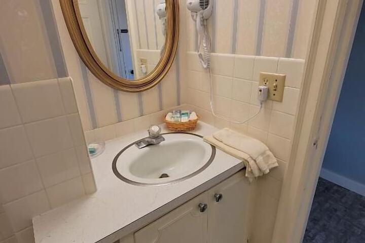 Room 19 of 208