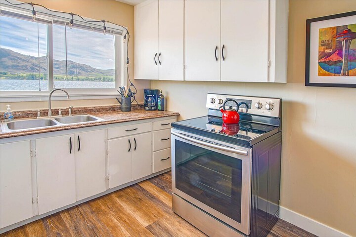 Lake Level Cabin in Oroville