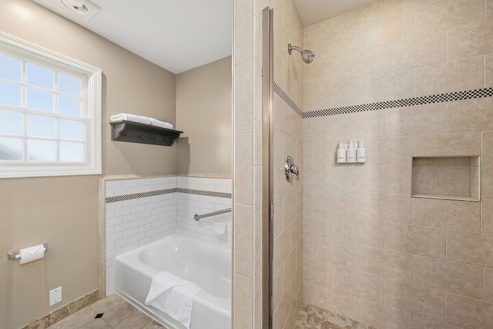Cambria Pines Lodge