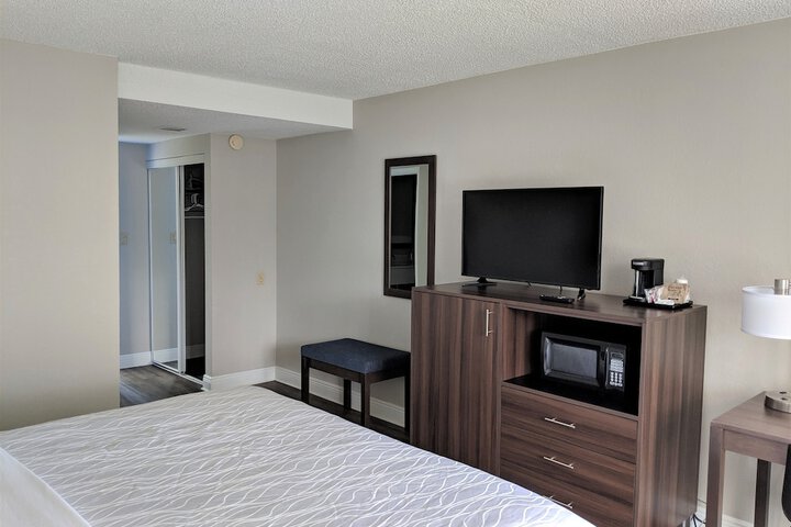 Room 21 of 38
