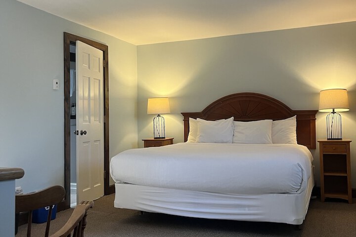 Room 103 of 294