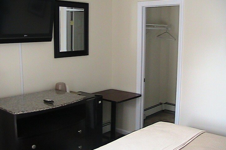Room 16 of 35