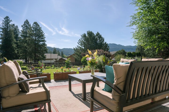 Blue Elk Inn