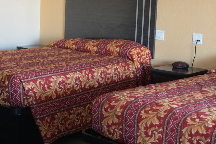 Room 28 of 107