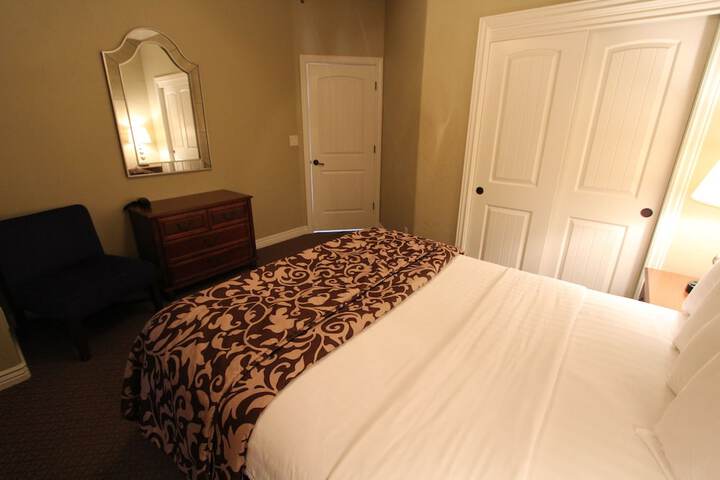 Room 17 of 24