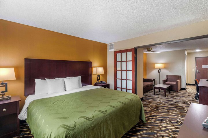 Quality Suites Addison - Dallas