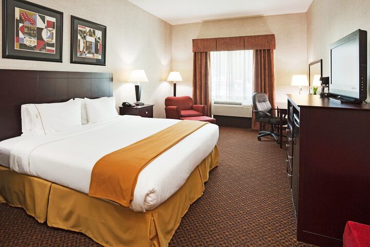 Holiday Inn Express & Suites Carrollton by IHG