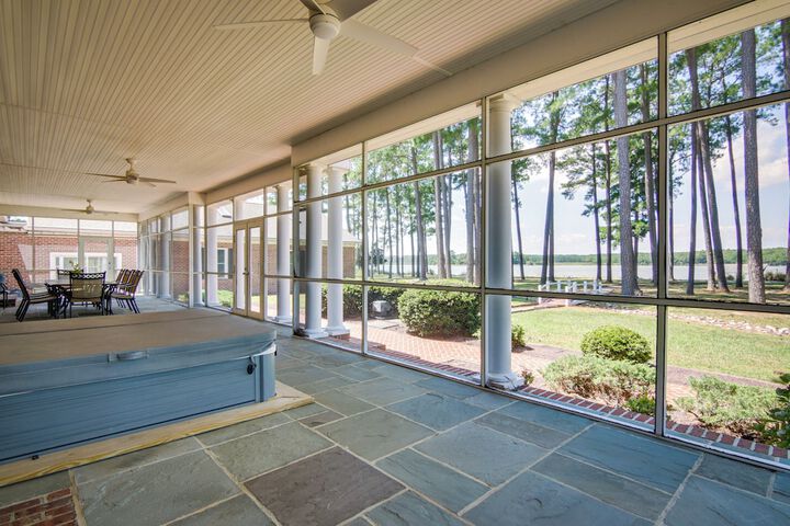 Waterfront Cambridge Gem w / Hot Tub Pool & Dock!