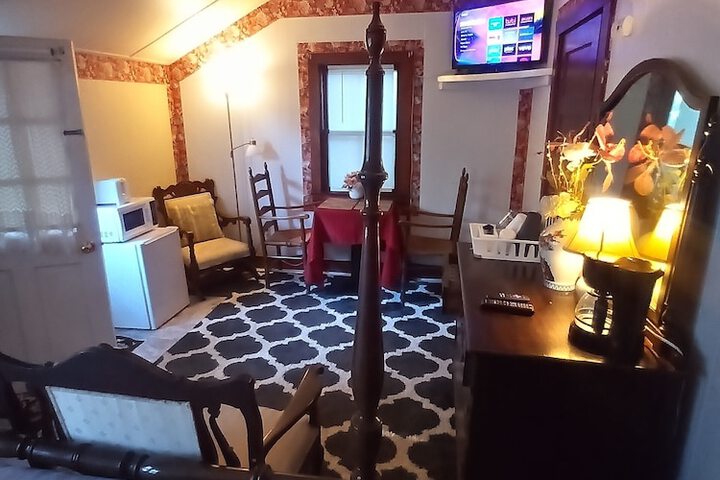 Room 9 of 17