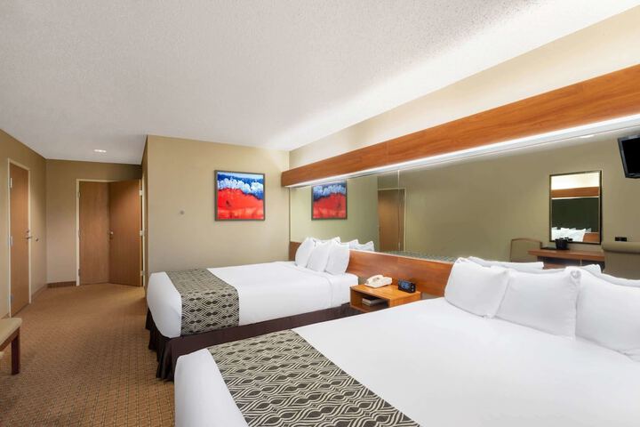 Room 13 of 28