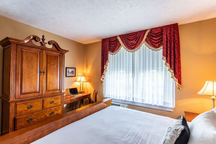 Room 42 of 60
