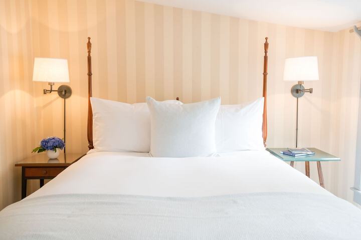 Room 21 of 53