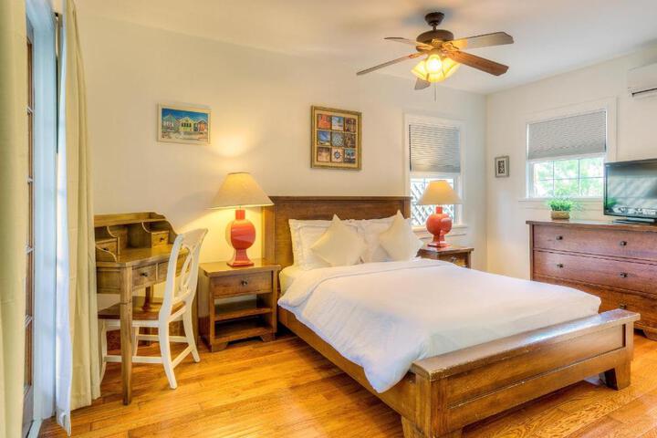 Key West Harbor Inn - Adults Only