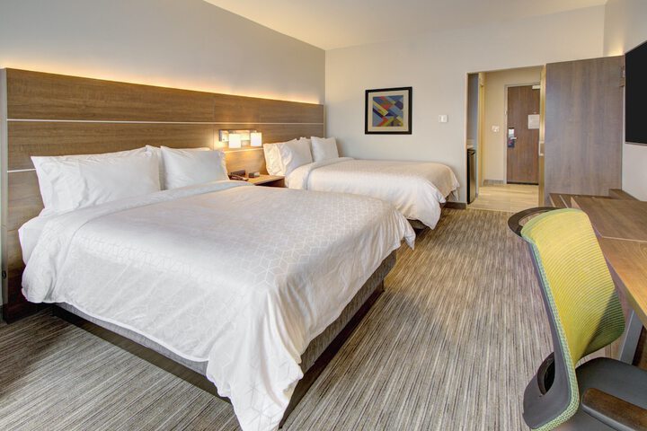 Room 15 of 34