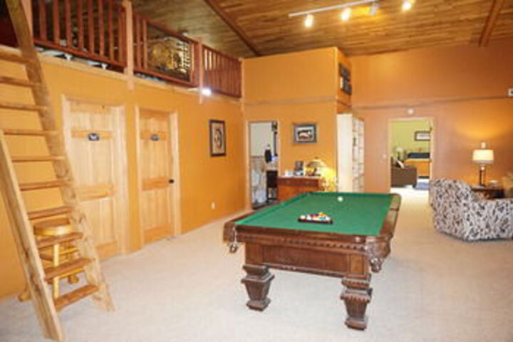 Fairbanks Moose Manor B & B