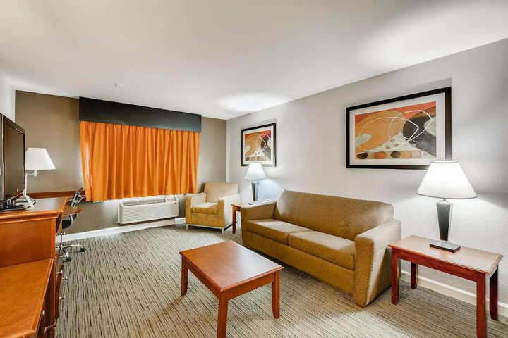 Room 23 of 65