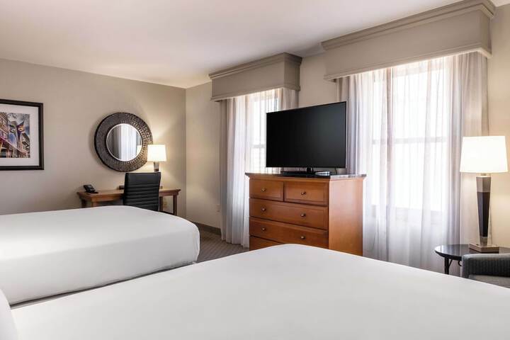 Room 43 of 120