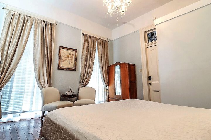 Room 9 of 65