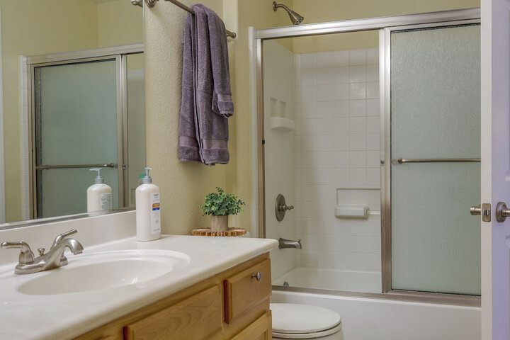 Mesquite Condo w / Community Pool & Hot Tub!