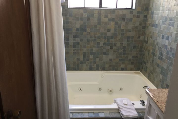 Hot Tub 155 of 162