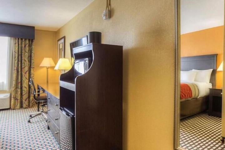 Room 10 of 31