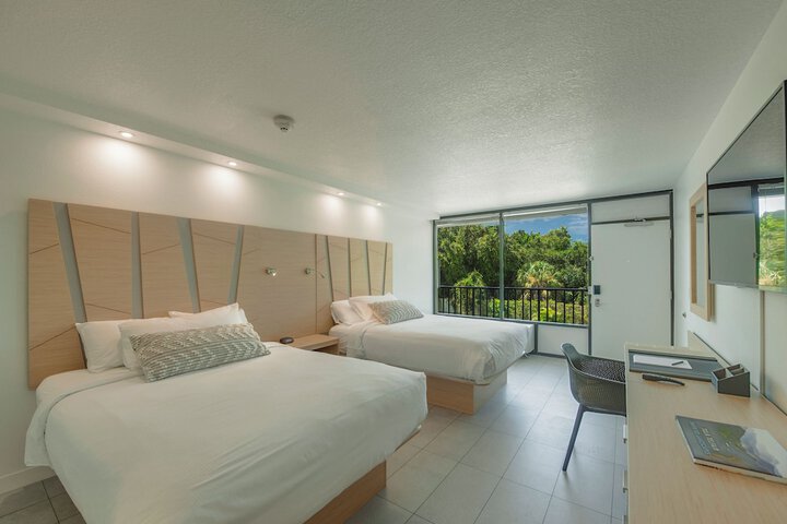Casey Key Resorts - Mainland