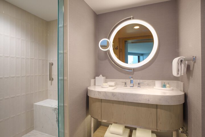 VEA Newport Beach a Marriott Resort & Spa